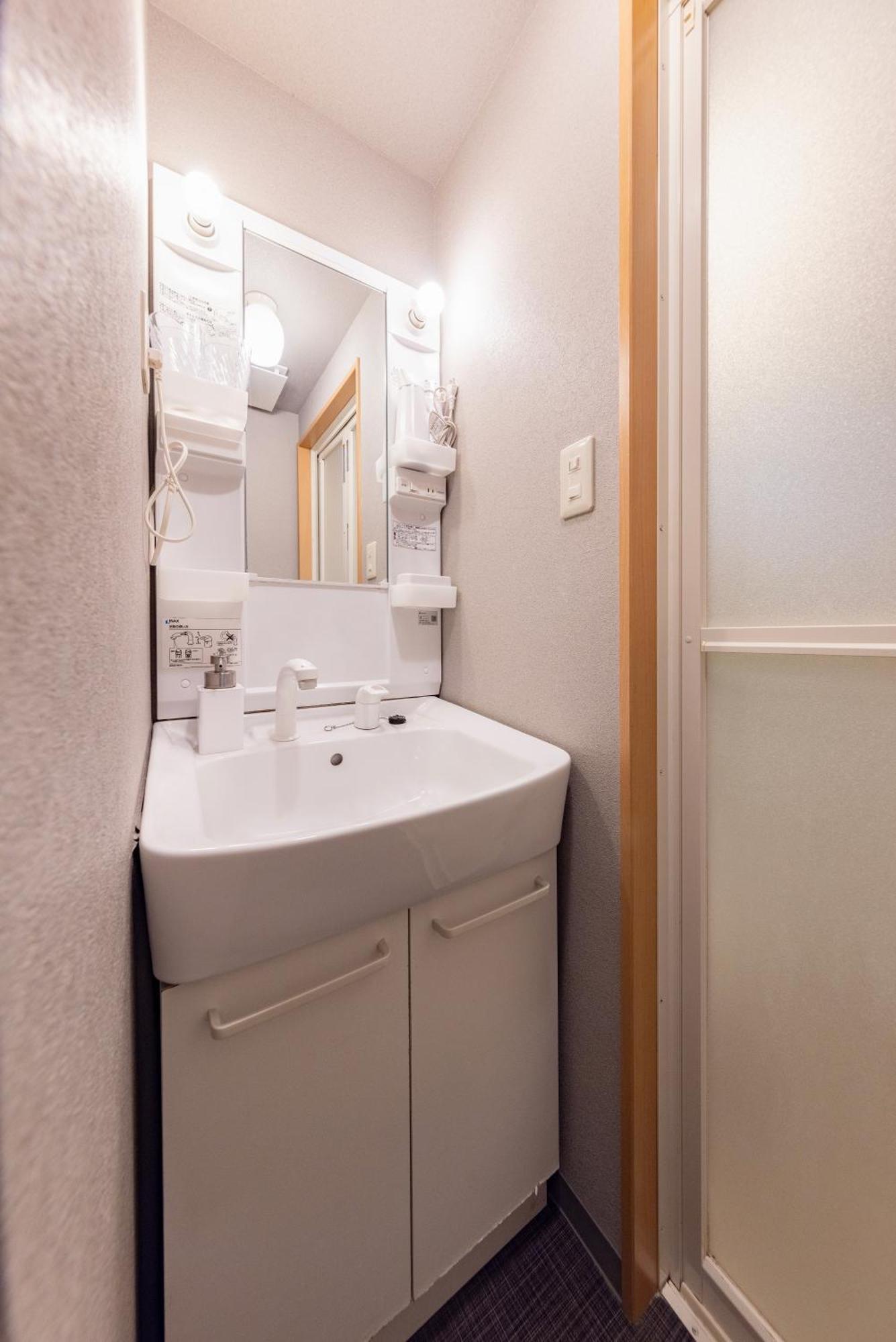 Ritz Place Nishikujo Осака Экстерьер фото